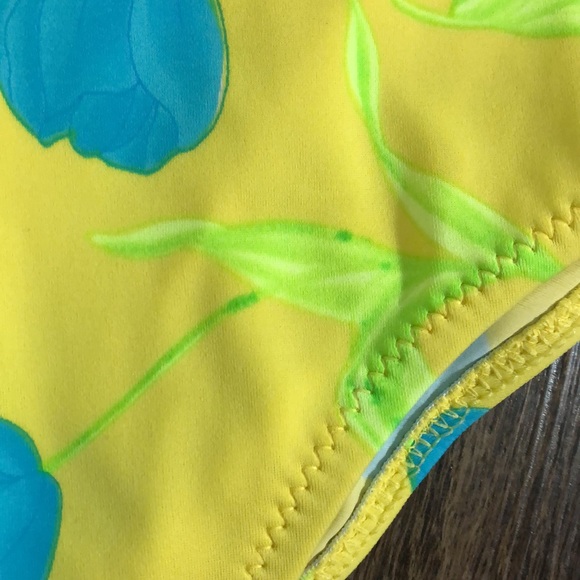 ☀️HOST PICK☀️ Retro Floral Swimsuit - Picture 11 of 16